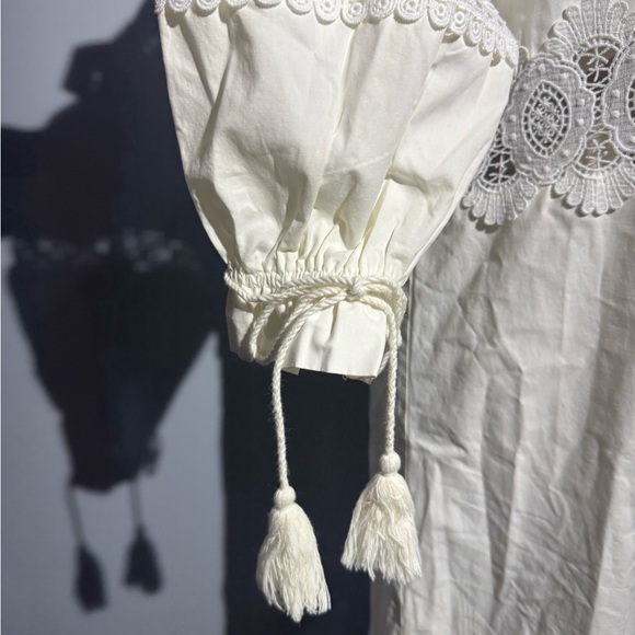 Elegant White Lace Dress - Picture 8 of 13